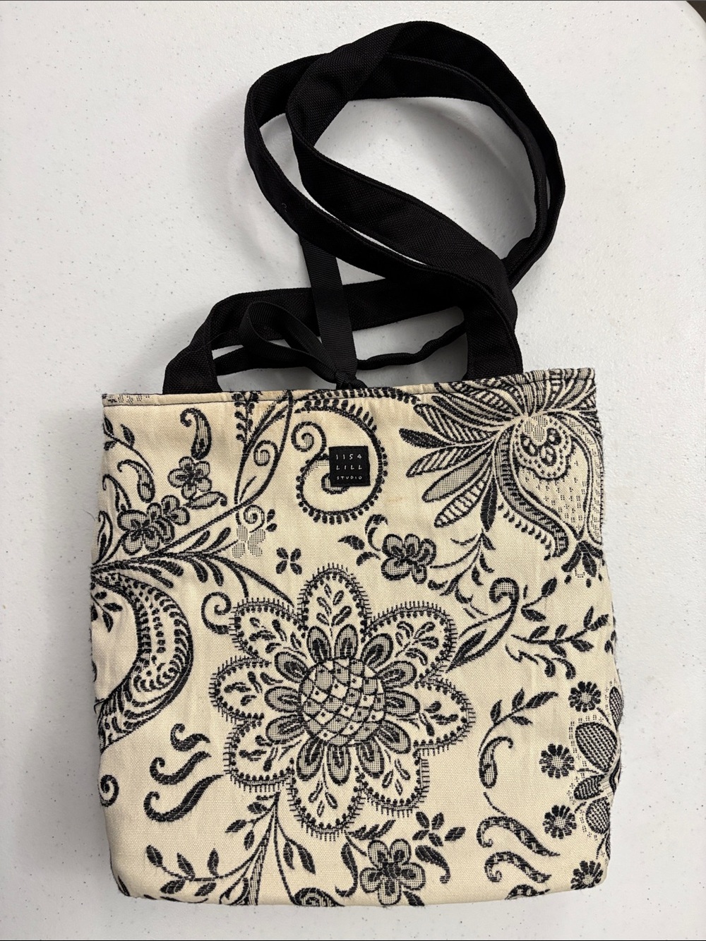 1154 Lill Studio Black & Cream Floral Canvas Tote